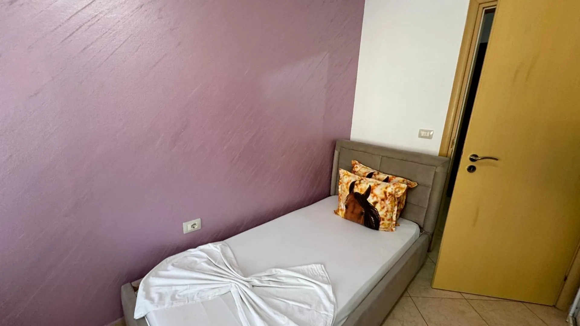 Adi'S Central Apartments Vlorë Albanië
